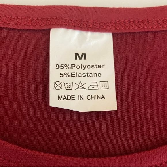 NWOT Burgundy Graphic Print “IT IS WHAT IT IS” Women’s Medium Fun Slogan T-shirt - Picture 5 of 11